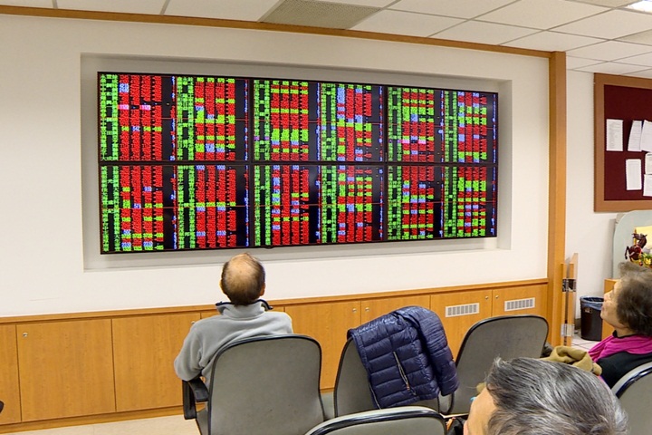 上週外資在集中市場賣超 431.66 億元 賣超彰銀 7.08 萬張最多