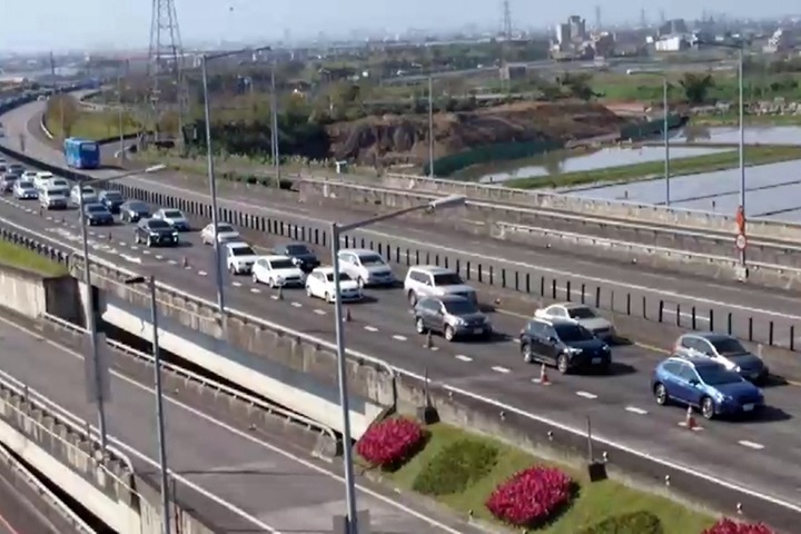 初四北返車潮將現高峰 明冷氣團南下變天