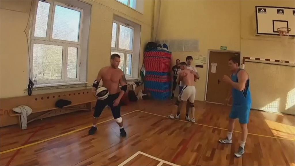 結合三項運動 俄羅斯摔角籃球超吸睛