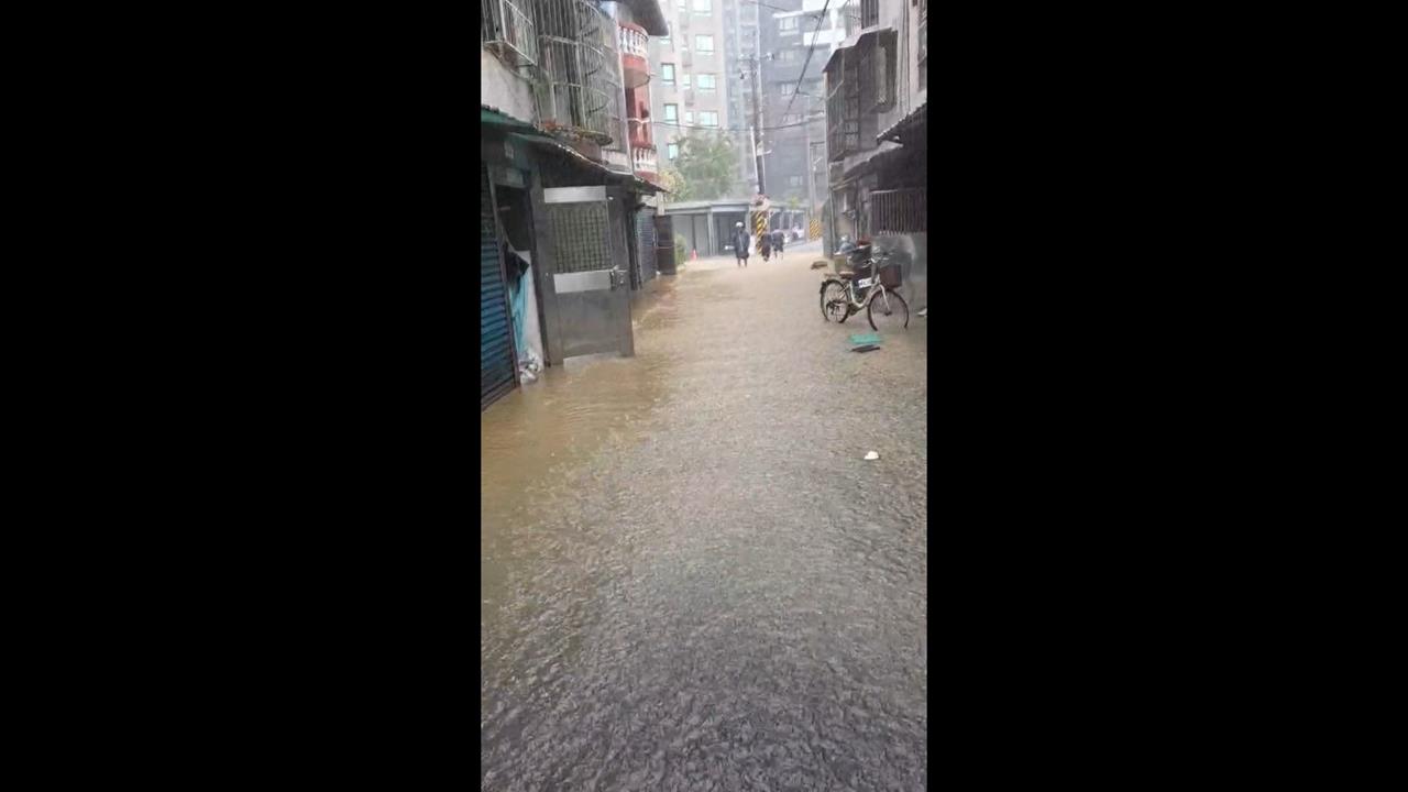 午後雨彈狂炸！桃園.台中多地淹水　民眾：納莉颱風後第一次