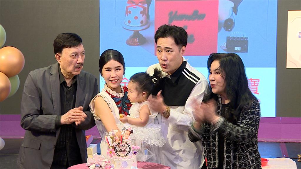 余天孫女周歲趴　李亞萍險重摔嚇壞眾人