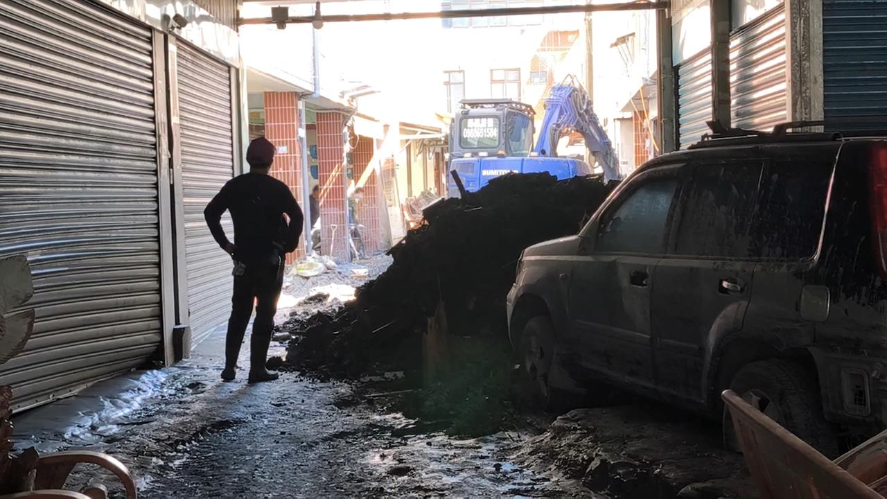 鼻酸！光復嬤遭泥流吞噬身亡　4隻狗狗守家門口等不回主人