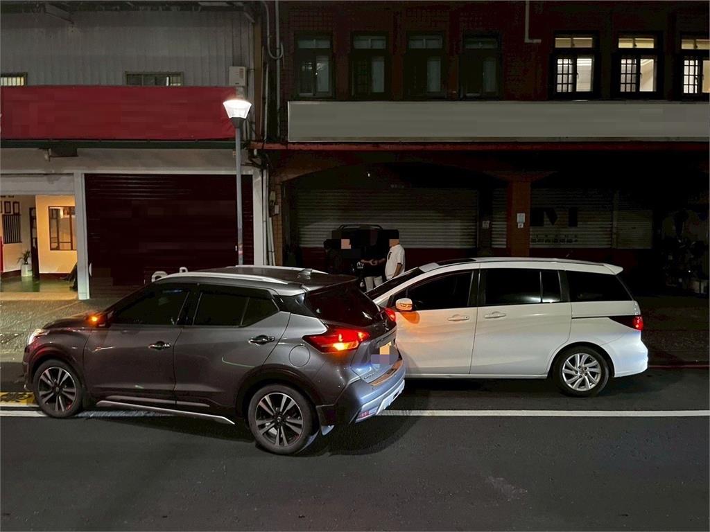 快新聞／搶路邊停車格！宜蘭2車同時駛入釀車禍　畫面曝光