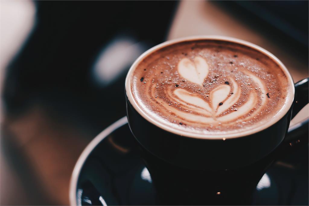 亞洲人多喝咖啡身體更健康！韓研究：一天喝5杯「死亡風險」降低28%