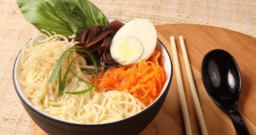 泡麵加蛋也太拜金？公主病標準崩壞　網：現在呼吸都算奢侈了