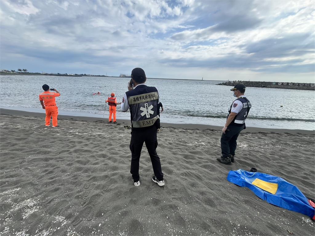 快新聞/離奇命案!高雄人港邊海泳 竟遭犬隻襲擊溺斃