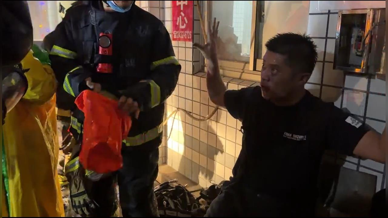 快新聞/「裡面堆滿衣服要小心!」詹能傑三度進入火場不幸殉職 叮嚀成最後身影