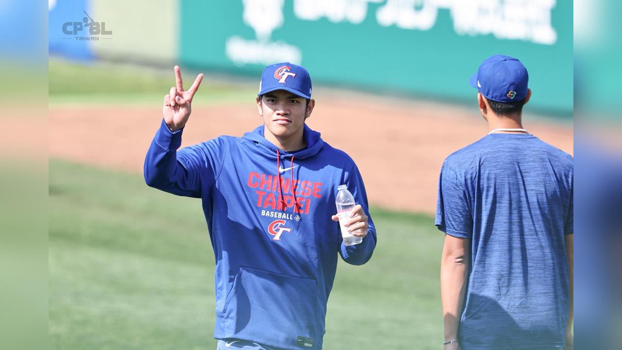 經典賽／林維恩社群分享預賽球衣！網友眼尖發現名字縮寫打錯變成「W.N. Lin」