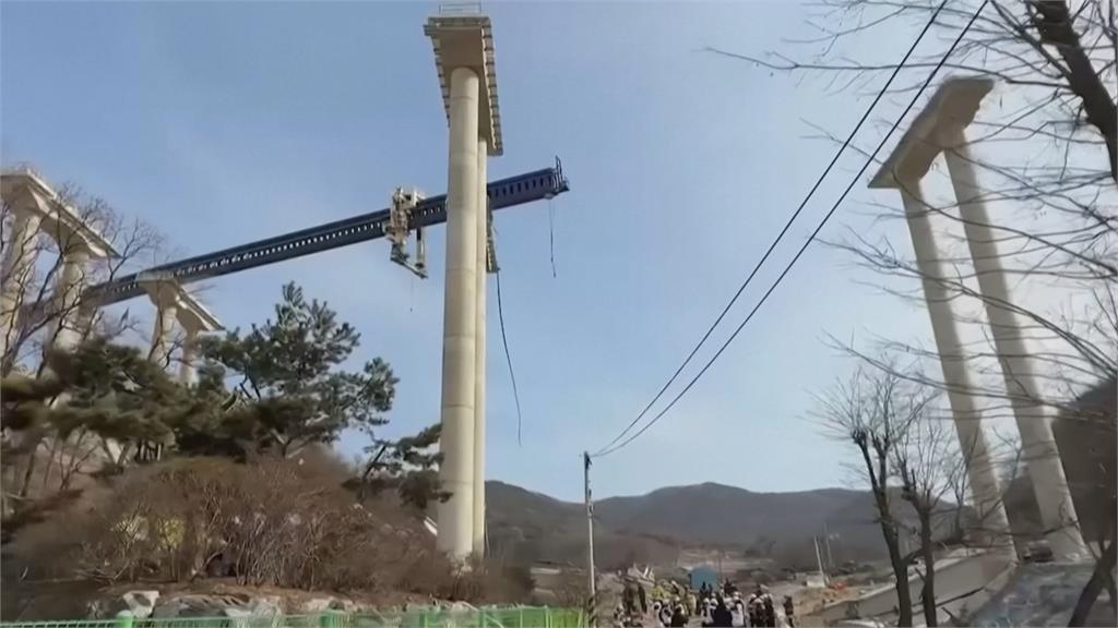 南韓高速公路工地橋梁坍塌　多名工人遭活埋已4死