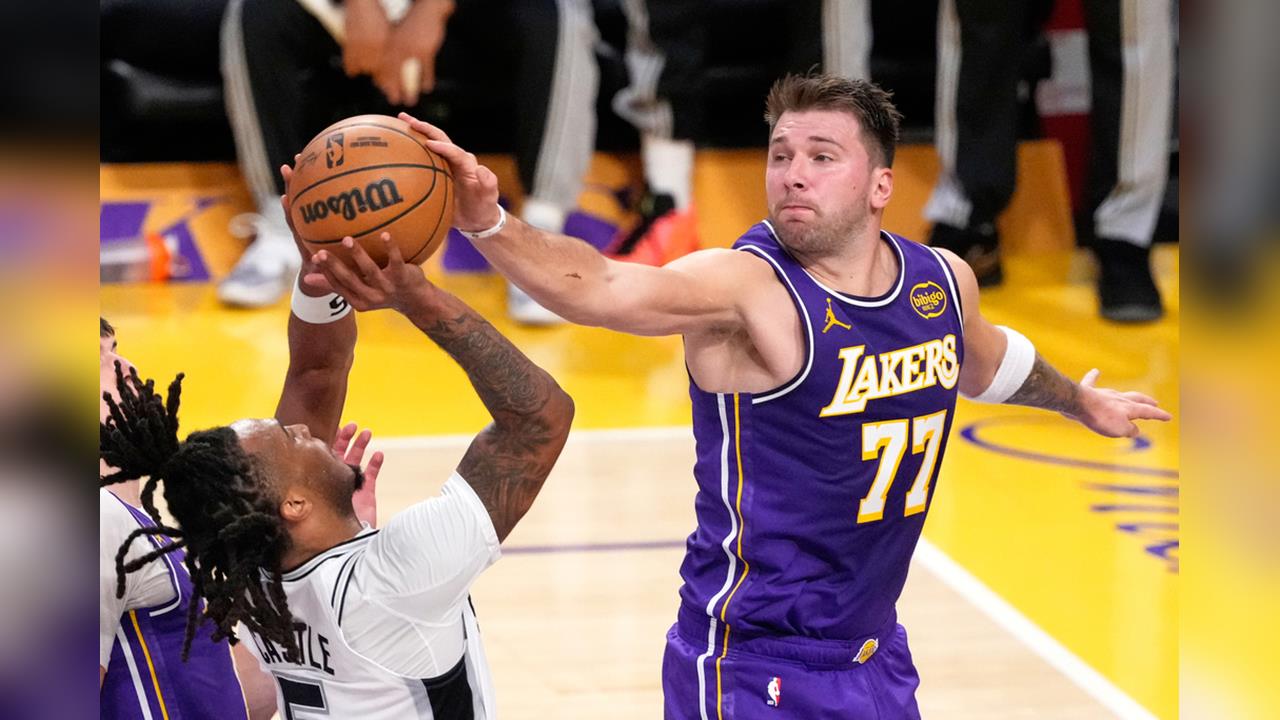 NBA(影)/八村壘等衝撞讓「斑馬」6犯畢業! 「東七七」準大三元率湖人奪5連勝