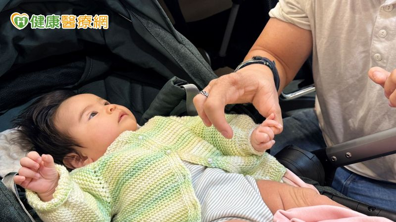 新手爸天生僅有三根手指!北醫阻斷「罕病遺傳基因」迎健康新生兒