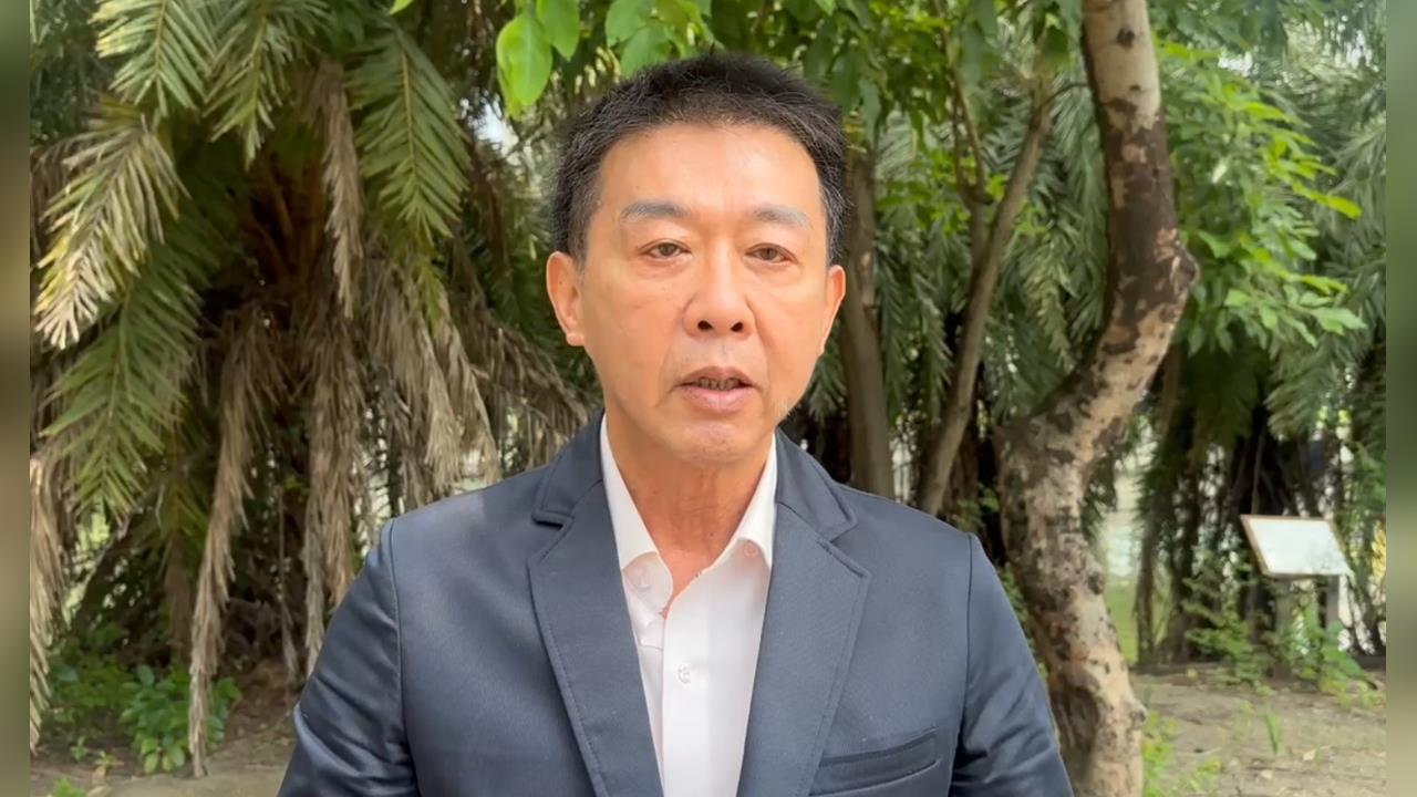 快新聞／小草快看！黃國昌現身機場　許智傑吐槽一句：「真面目」