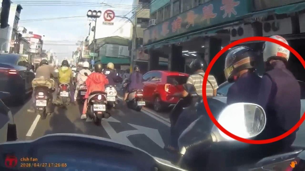 心虛跳車！失聯移工拒檢落跑　與警拉扯遭噴辣椒水壓制
