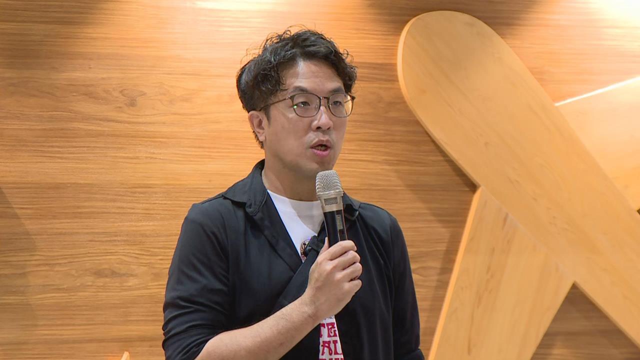 最新／沈伯洋赴日考察取經深夜返台　現身桃機談話內容曝光了
