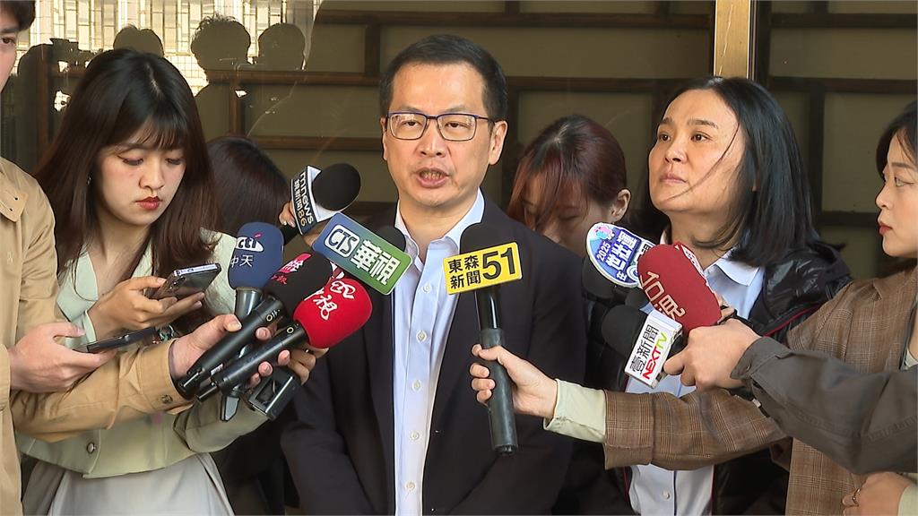 簡舒培質疑抵押房產籌反罷經費在"裝窮" 羅智強嗆告