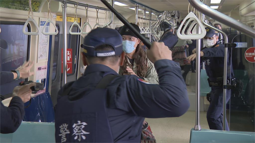 日本電車頻傳隨機殺人 北市警提高警覺模擬演練