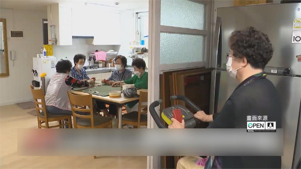 南韓部份老人活動中心重開　至少打過一劑疫苗長者開心相聚