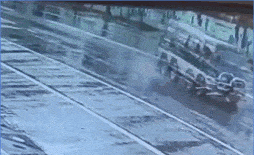 快新聞／驚悚！花蓮救護車「雨天打滑」噴飛撞對向2小貨車　慘釀1死4傷