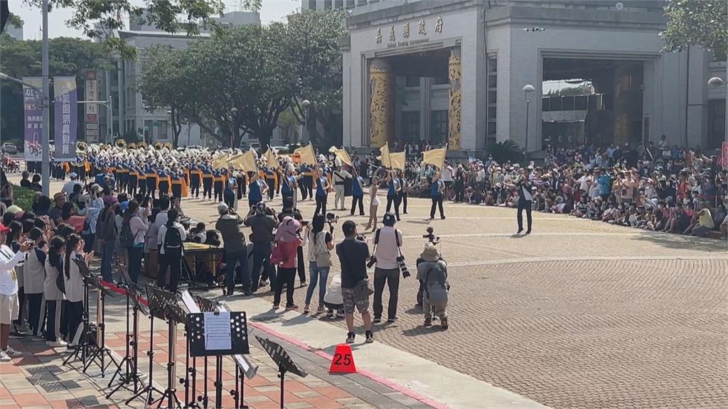 離台前最後一場演出　UCLA樂隊與嘉縣國高中合奏高山青
