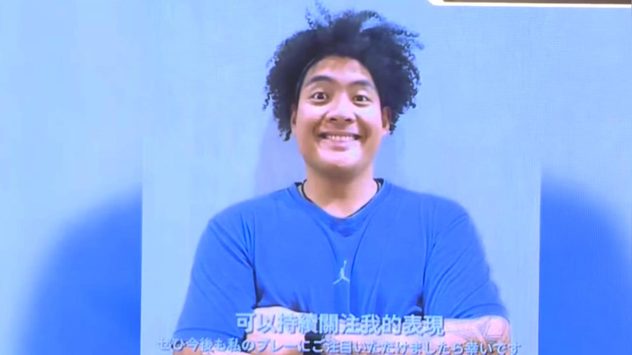 棒球(影)／選我選我！鞏冠出席徐若熙加盟記者會　毛遂自薦要軟銀也關注他