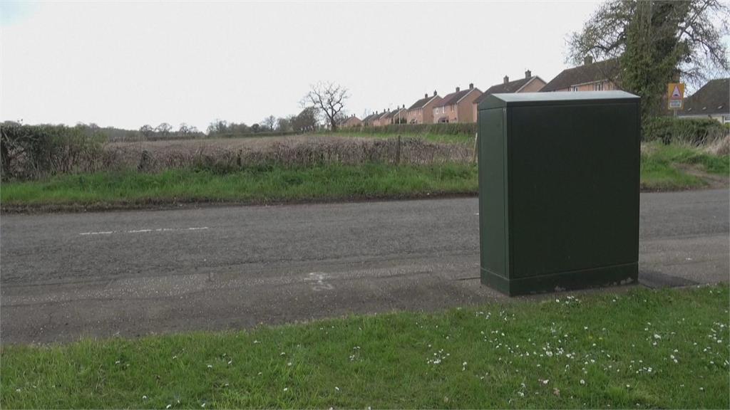英國電信箱面臨淘汰　綠能轉型變身「電動車充電站」