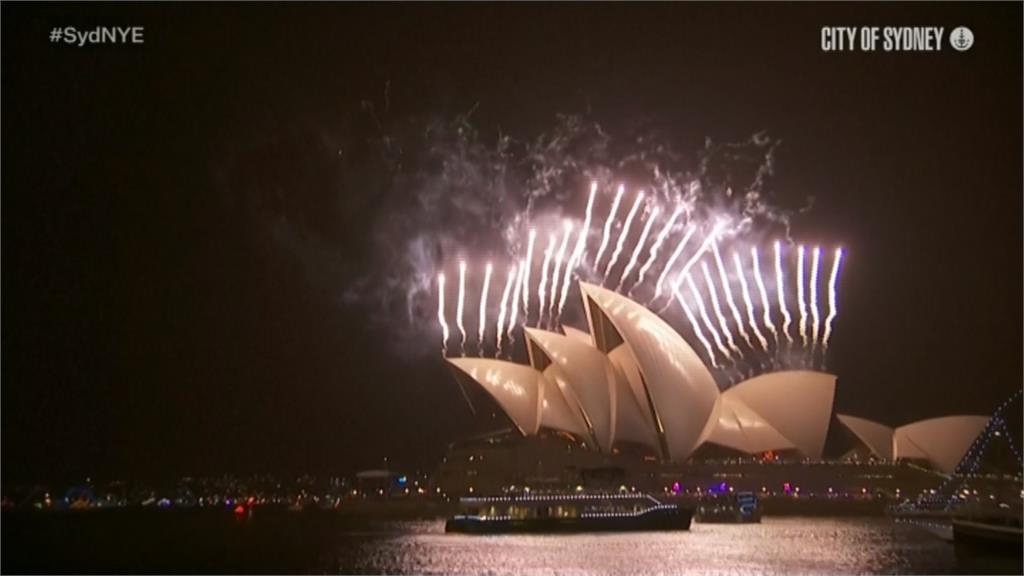 紐澳率先迎接2020！雪梨十萬發焰火璀璨全球
