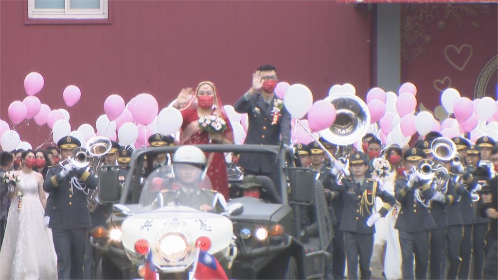 陸軍年度聯合婚禮　166對新人共結連理