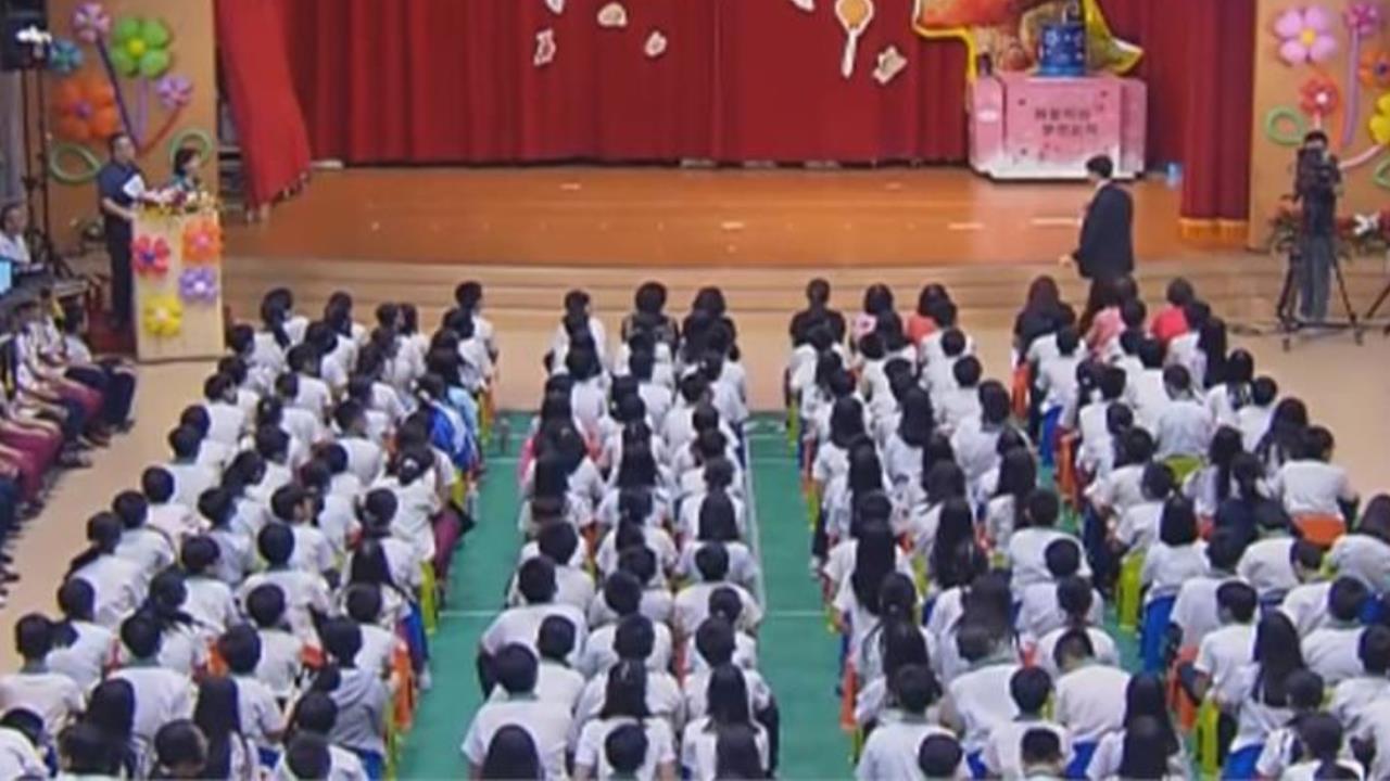27歲辣媽曬國小女兒畢業照！網嚇傻「爸爸在哪間監獄」…本尊解答了