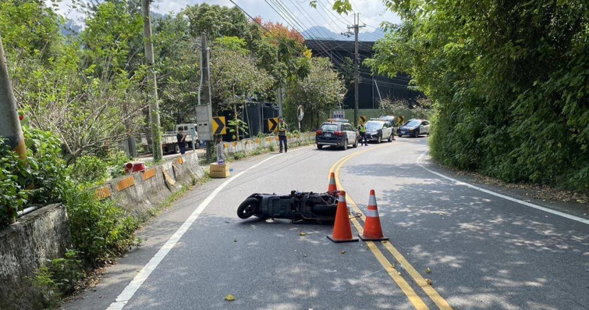 台8線驚悚車禍！男騎士自撞身亡    女乘客驚險逃劫