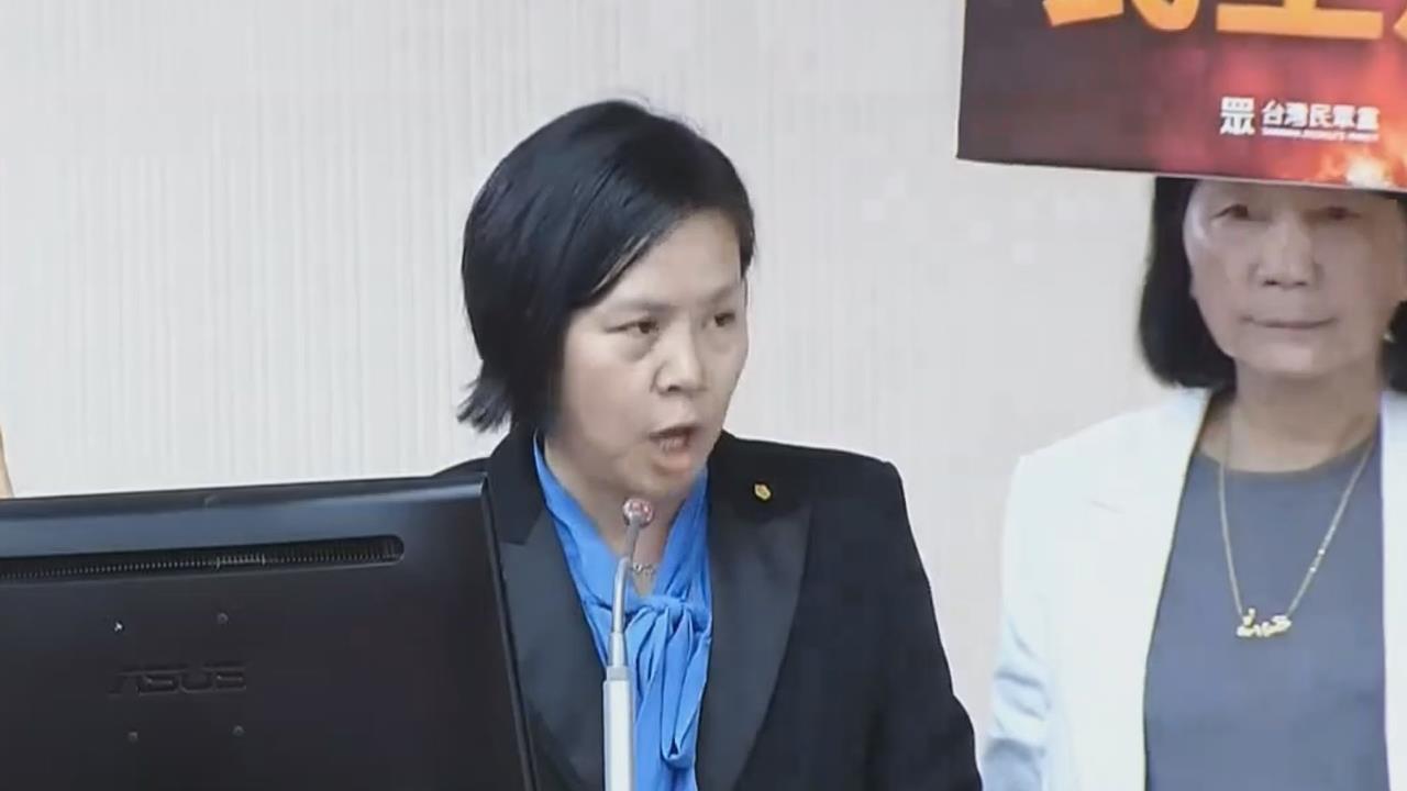 李貞秀控立委職權被閹割　白委舉牌力挺遭網轟：沒下限