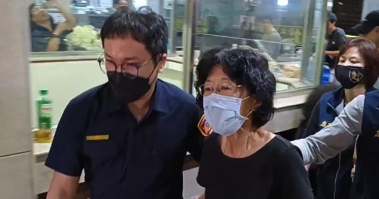 快新聞／陳佩琪移送北檢複訊2小時被請回　黃珊珊開車來接曝她「回家近況」