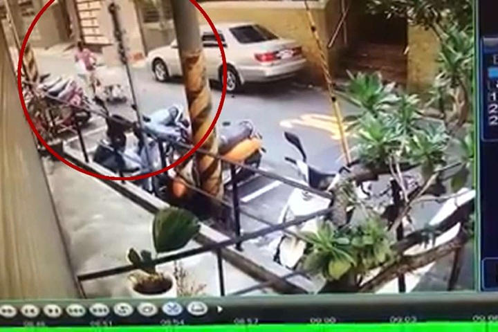 烤肉趴泡湯！烤肉架放陽台 拾荒婦整組搬走