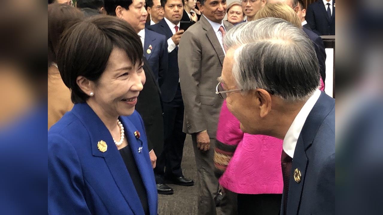 快新聞/APEC峰會!林信義與高市早苗場邊寒暄 林佳龍讚:台日友好