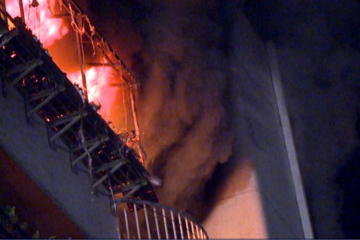 北市公寓凌晨火警 6樓燒毀幸無人傷