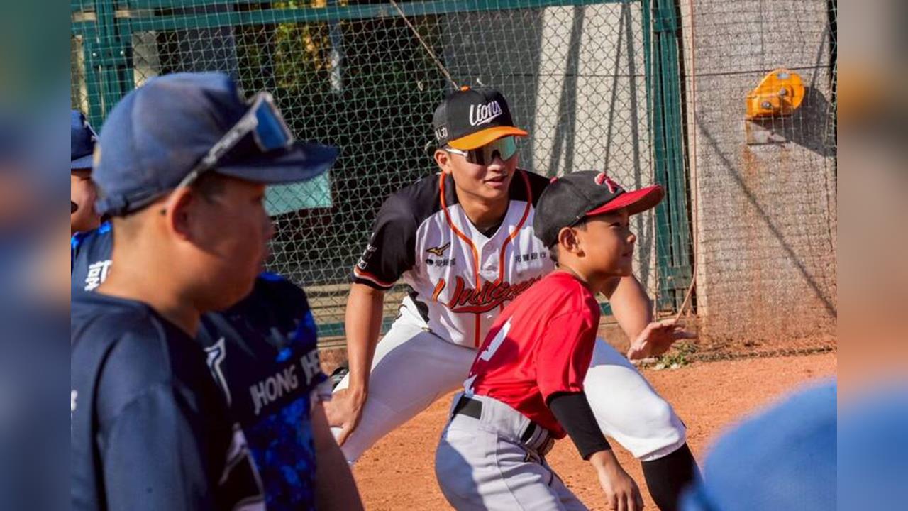 棒球/金酒盃棒球訓練營開跑!統一獅球星赴金門帶隊分組指導在地小球員