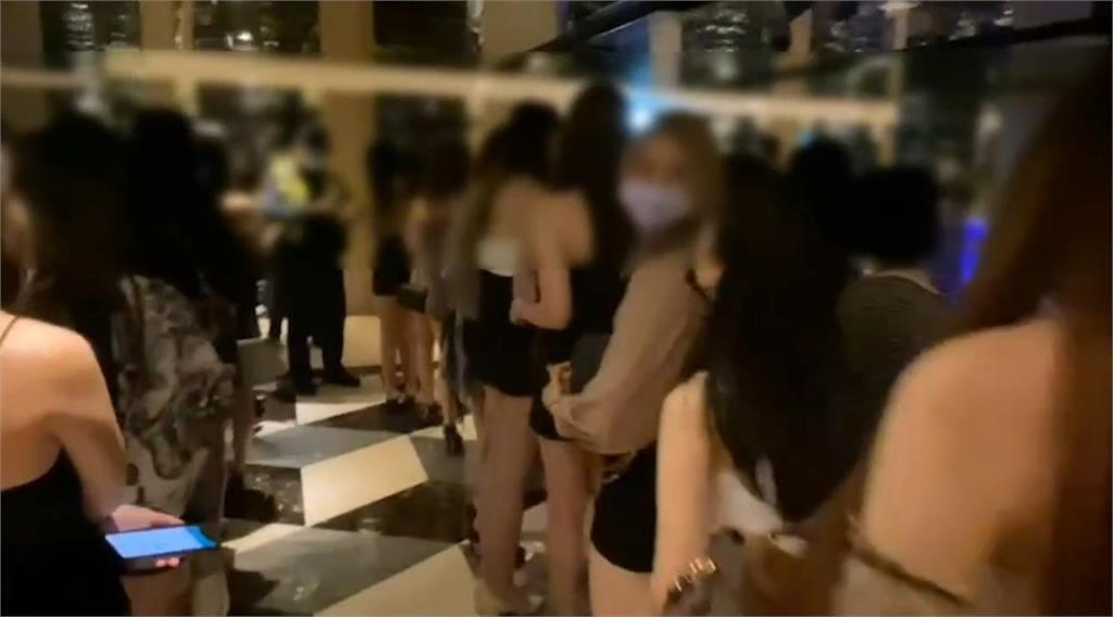 暑假到 = 學生妹酒店鮭魚返鄉？傳集體下海「月撈20萬」這歲數就算老