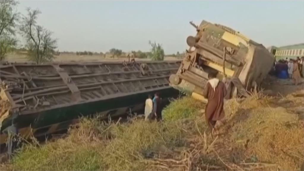 巴基斯坦2火車「出軌相撞」至少38死　列車扭曲變形畫面曝光