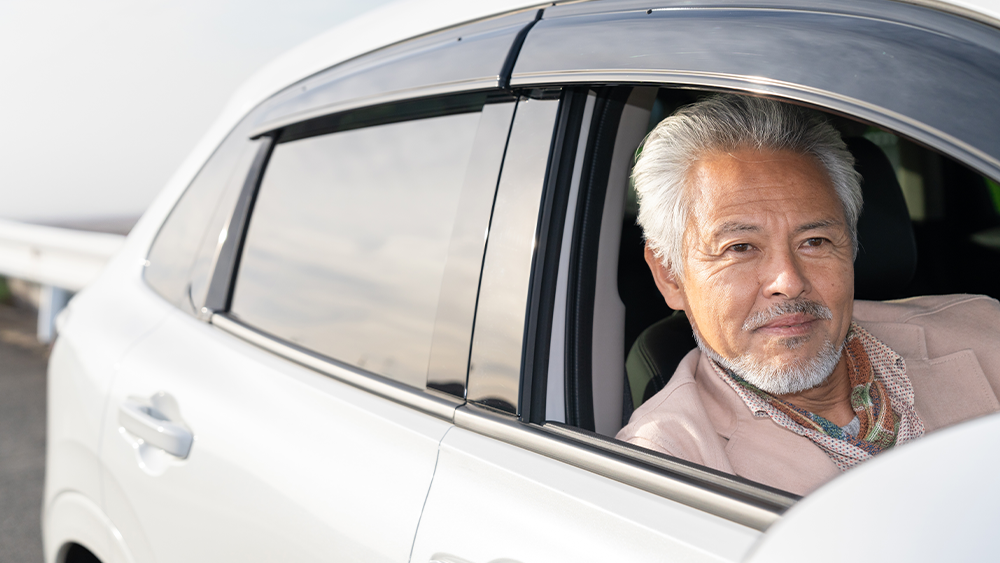 70歲就可能「看錯交通號誌」！ 高齡駕駛易高估身體狀況？ 醫揭交通改革2大方向