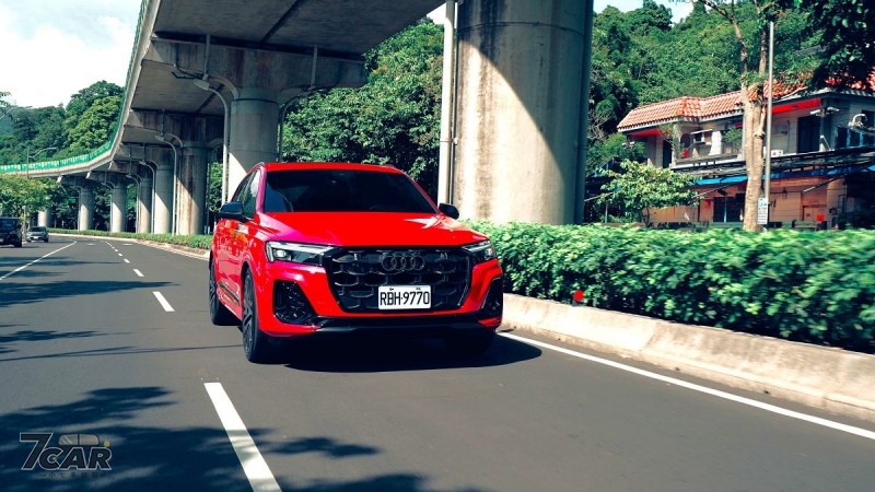 強勁 V8 動力 七人共享!二度小改款 Audi SQ7 試駕