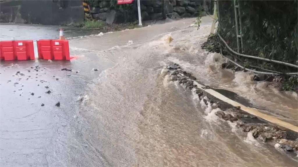 豪雨狂炸台東３天！　南迴鐵公路雙斷