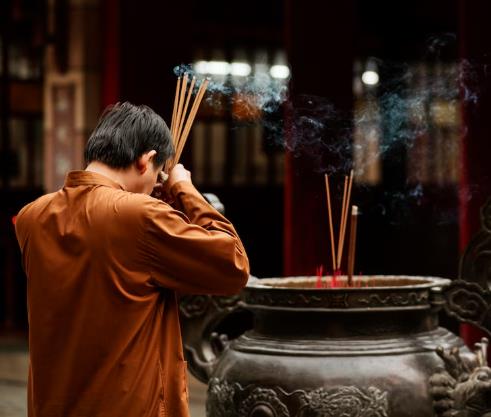 一炷香的煙,竟比四根香菸還毒?專家提醒:拜拜健康隱憂不可忽視