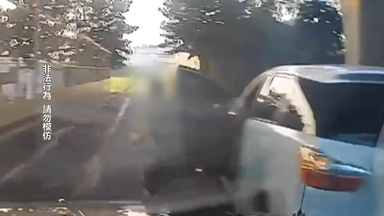 意料之外的支援！　警追逃逸移工外送員助攻載警逮人
