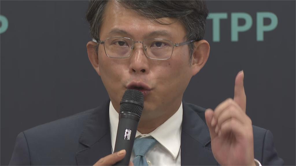 快新聞／小草護航黃國昌「只是跟恩師立場不同」　作家發問：所以他政治傾向到底是…？