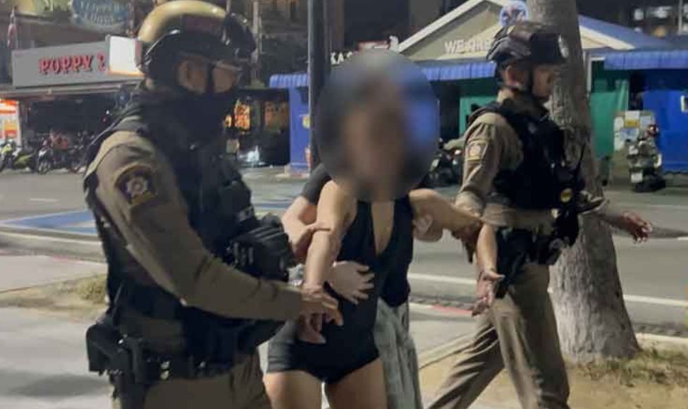 泰女喝醉搭計程車失禁!丈夫願賠償 她羞愧難當竟跳海