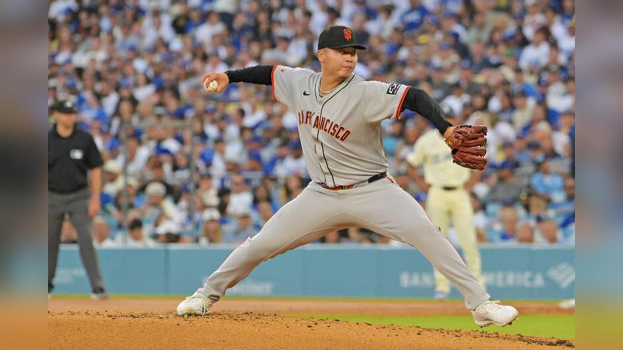 MLB(影)/鄧愷威新球季輪值添變數!巨人簽下豪瑟先發投手競爭更激烈