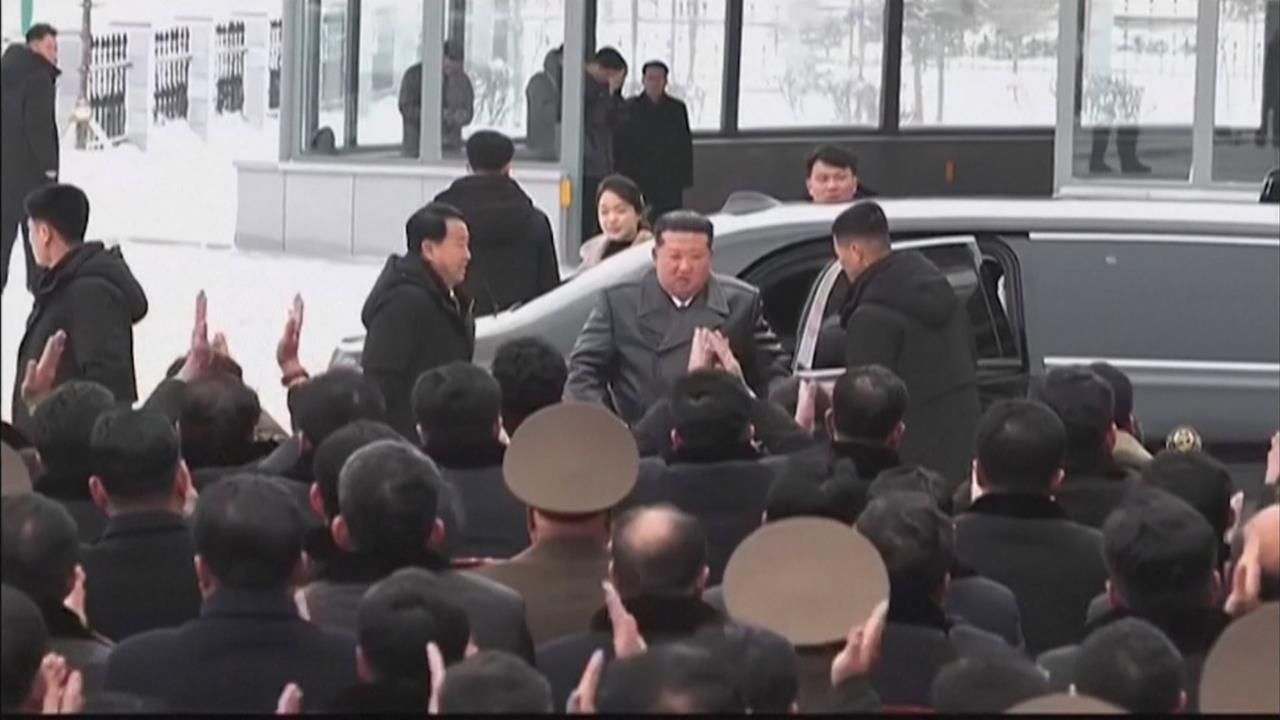 北韓豪華酒店完工！金正恩「手牽愛女」出席典禮　接班領導人意味濃厚