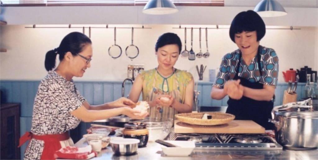 「心改變了，不管到哪裡都樂活！」從《海鷗食堂》感受生活中緩緩流淌的幸福