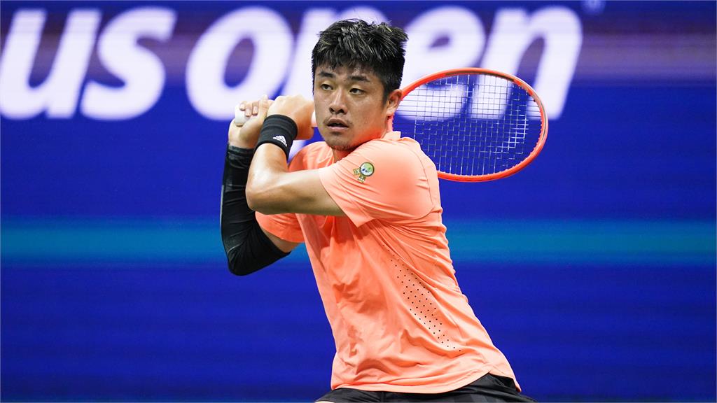 網球／ATP巡迴賽史上首位　吳易昺險勝美國選手伊斯納奪冠