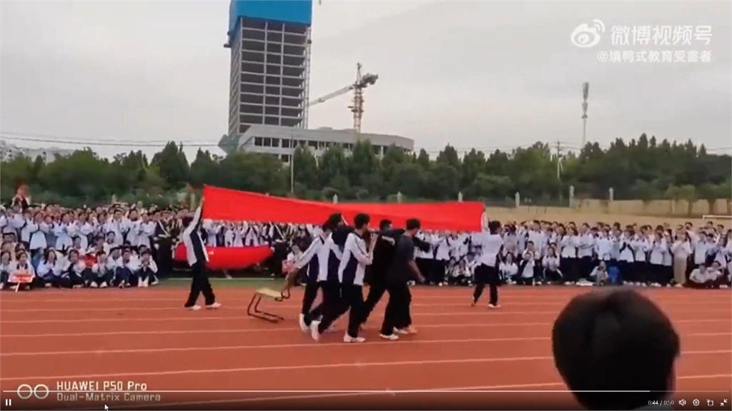 中國高中運動會竟演安倍遇刺　離譜行徑日網友痛批