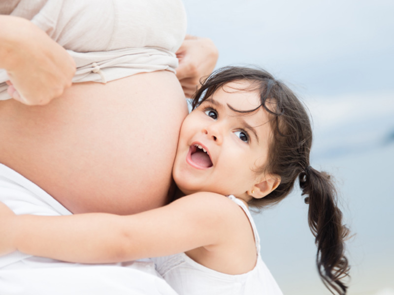 高齡求子怎麼做？孕醫提倡三面向卵巢逆齡解凍新生命